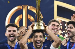 维基体育首页-英超季后赛对决在即！广州队演练定位球，巴黎圣日耳曼密集防守应对的简单介绍