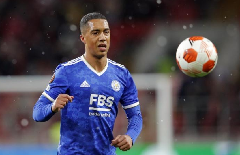 包含总决赛转会风云：拜仁慕尼黑盯上锋线强援，王曼昱或成交易筹码的词条